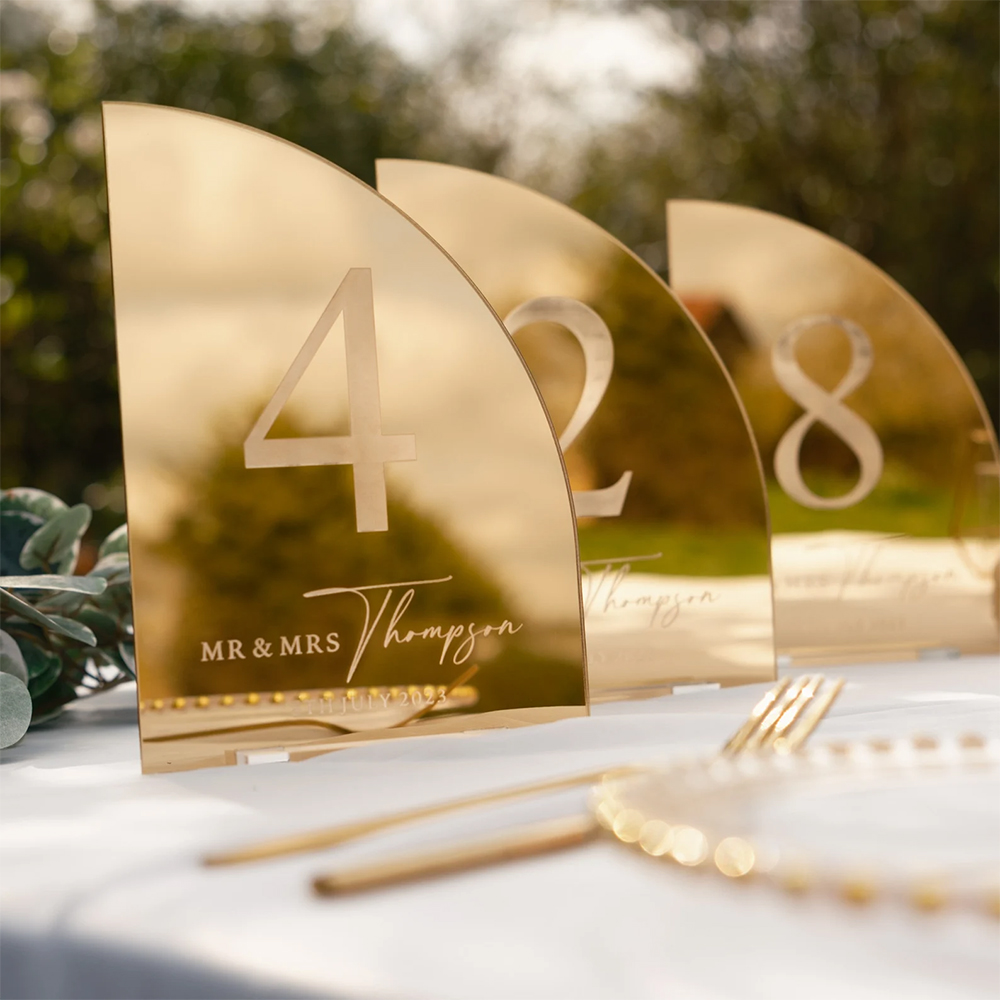 パーソナライズされたウェディングバーサイン アクリル製 ゴー - Table Number Gold のレビューと価格