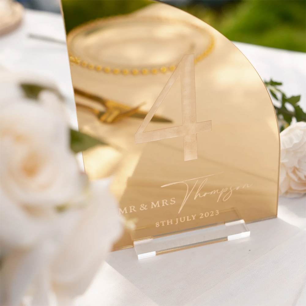 パーソナライズされたウェディングバーサイン アクリル製 ゴー - Table Number Gold のレビューと価格